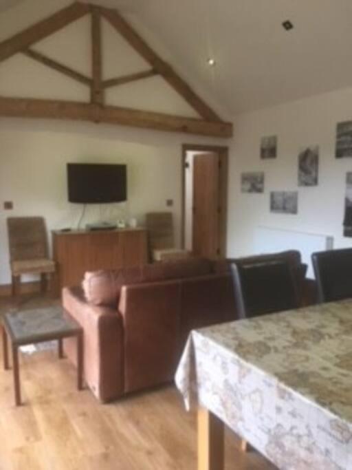 Вилла Courtside Barn, Lynn, Newport Ньюпорт Экстерьер фото